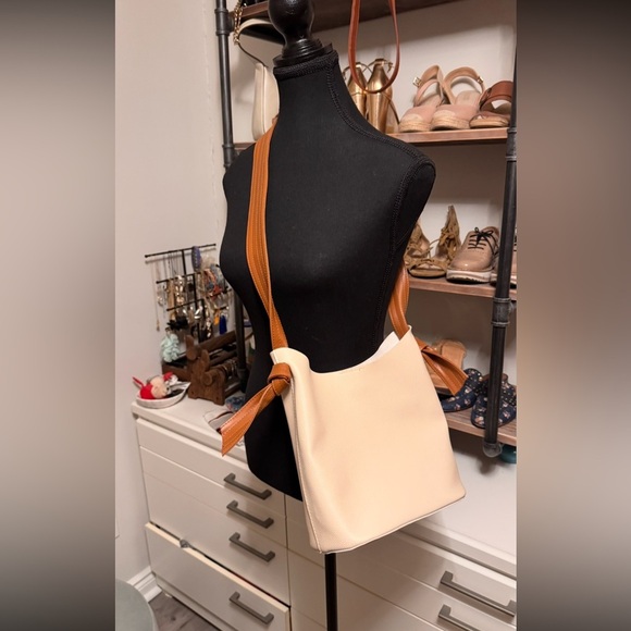 Cream and Tan Shoulder Bag - Picture 1 of 3